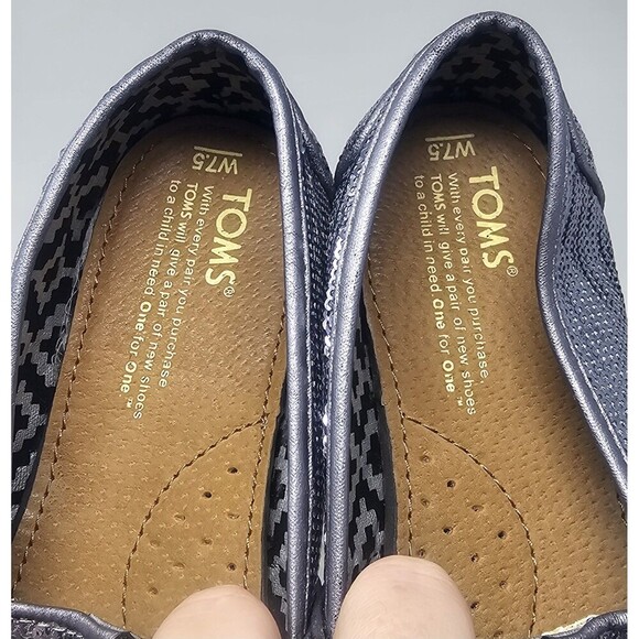 TOMS Pewter Sequin Classics Slip On Flats Womens Shoes Size W7.5 - Picture 11 of 11